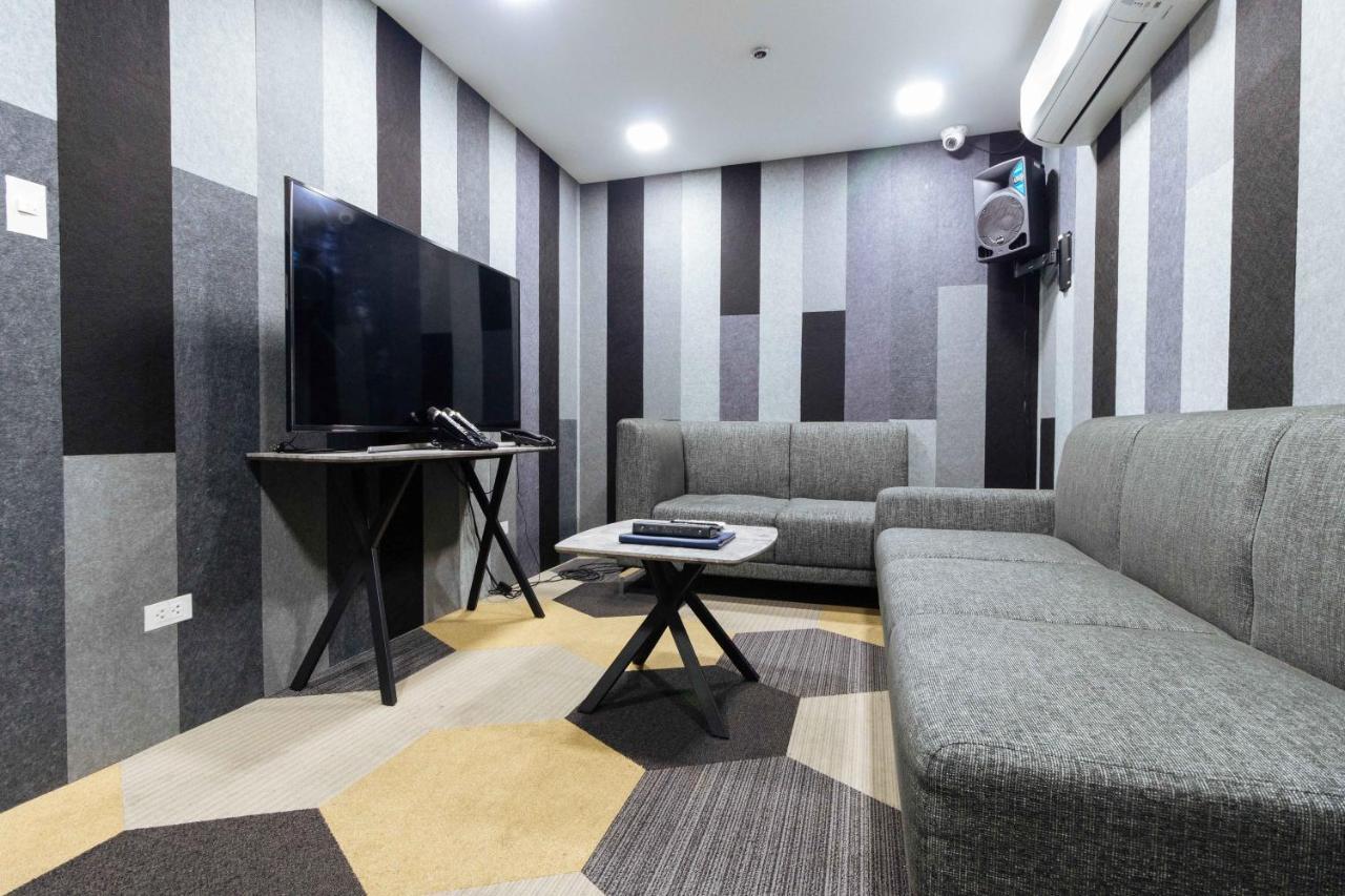 Reddoorz Premium @ South Triangle Ciudad Quezon Exterior foto