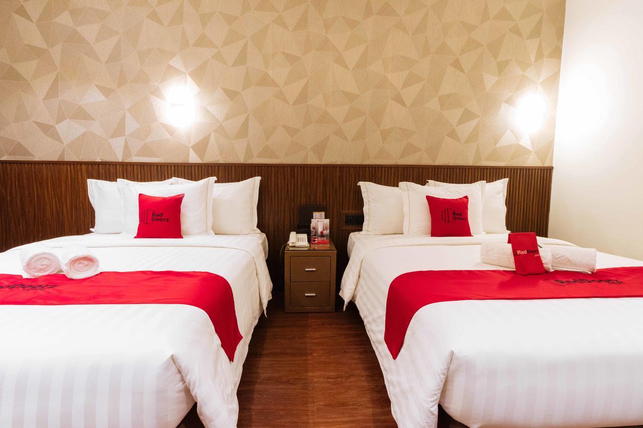 Reddoorz Premium @ South Triangle Ciudad Quezon Exterior foto