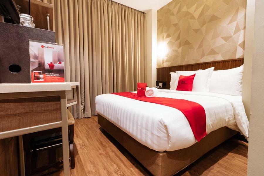 Reddoorz Premium @ South Triangle Ciudad Quezon Exterior foto