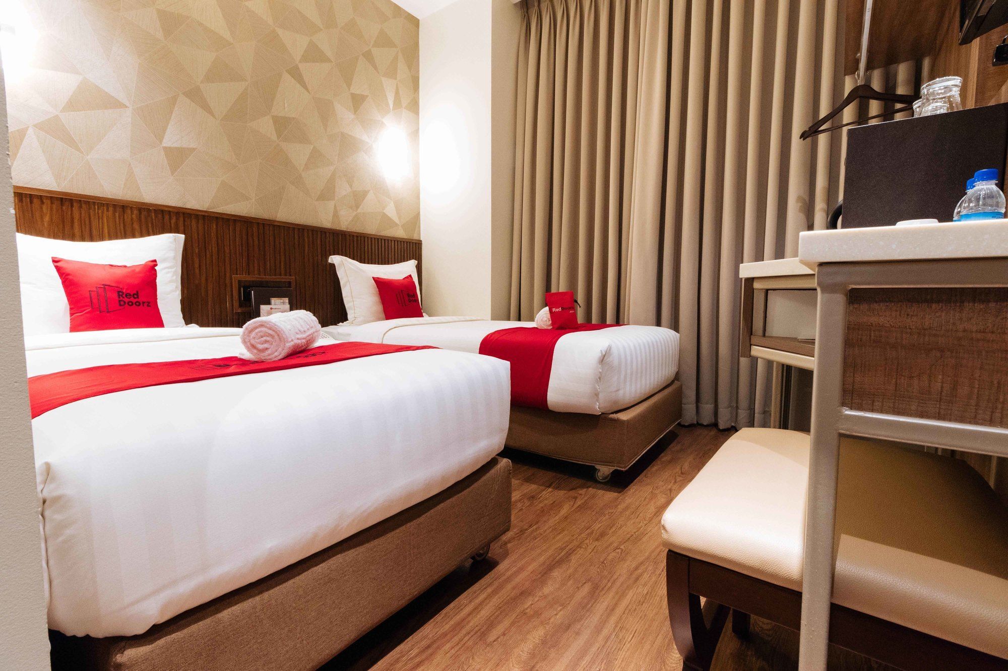 Reddoorz Premium @ South Triangle Ciudad Quezon Exterior foto