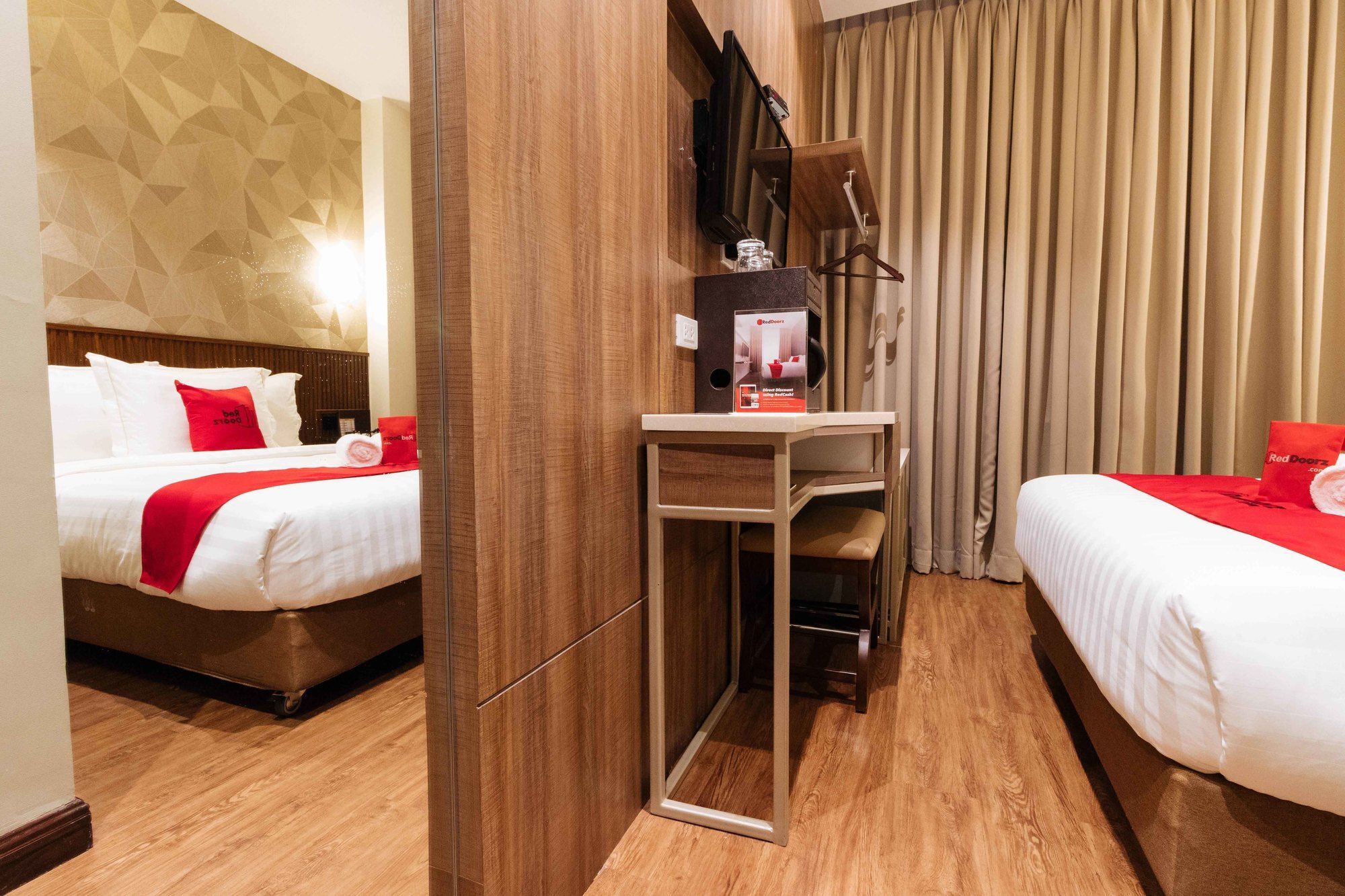Reddoorz Premium @ South Triangle Ciudad Quezon Exterior foto